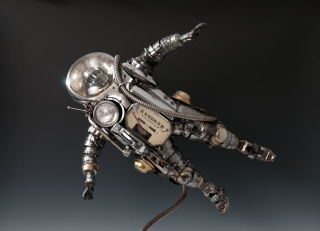 Illustration for article titled These Sculptures Turn Car Parts Into An Entire Animal Kingdom